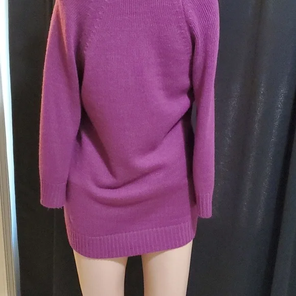 Size M asymmetrical sweater by design history - Picture 4 of 6